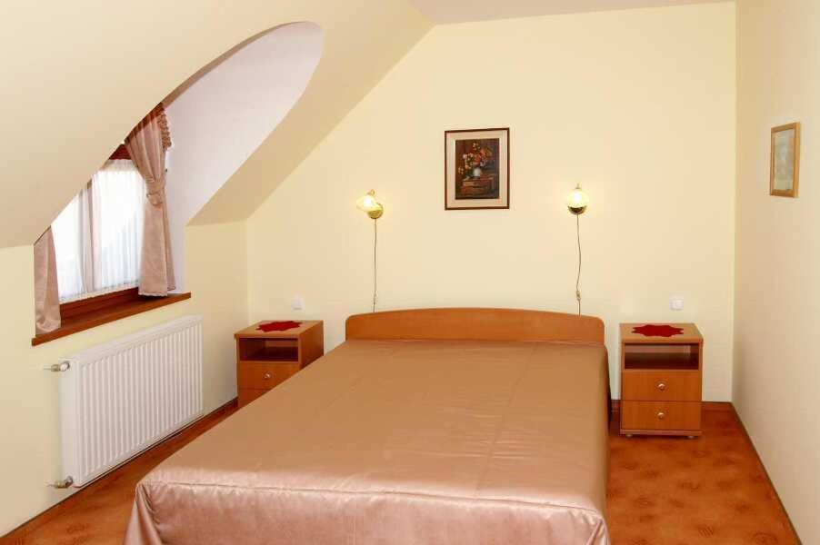 Pihenokereszt Panzio Bed & Breakfast Sopron Room photo